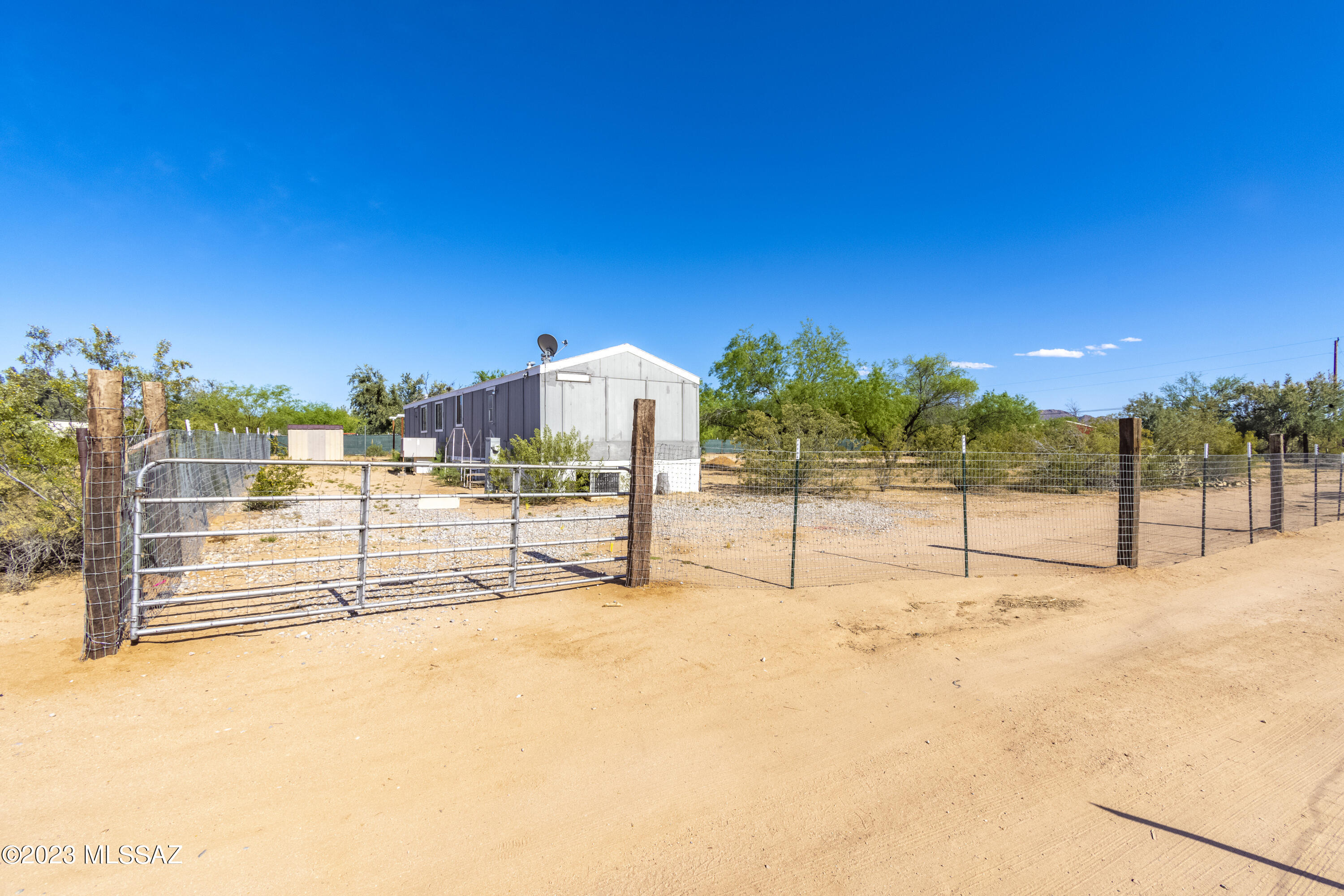 12190 West Camper Road Tucson, AZ 85743 - Photo 23 of 27