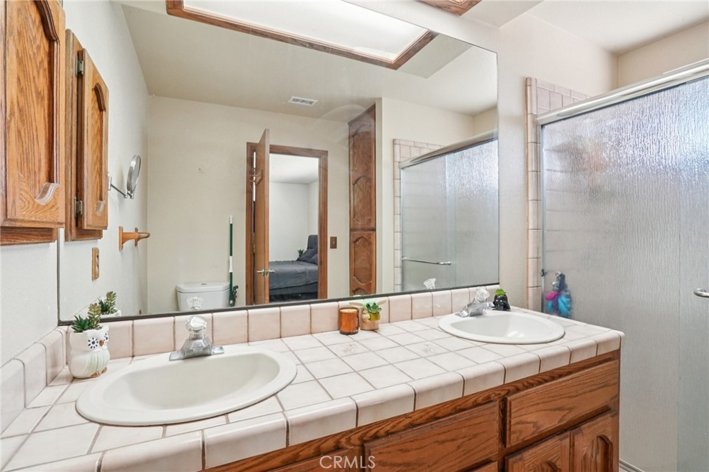 14610 Havasu Road Apple Valley, CA 92307 - Photo 16 of 39