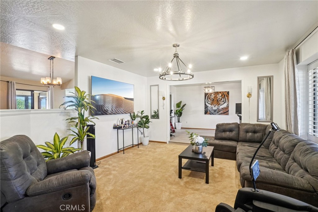 14610 Havasu Road Apple Valley, CA 92307 - Photo 6 of 39