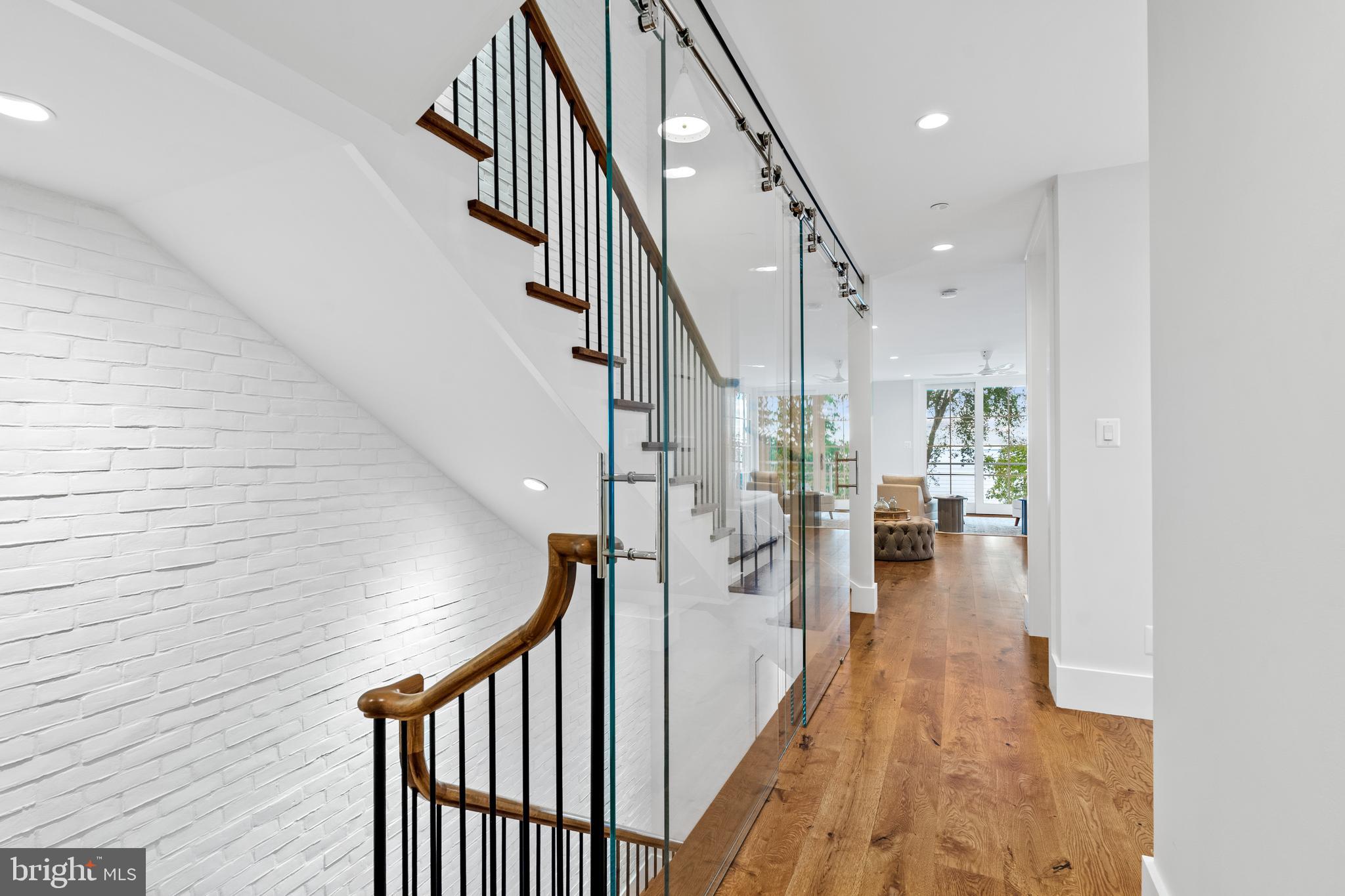 35 Eastern Avenue Annapolis, MD 21403 - Photo 22 of 35 Second Floor Corridor