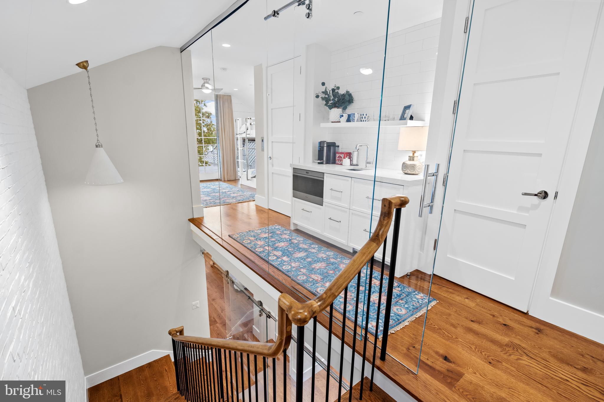 35 Eastern Avenue Annapolis, MD 21403 - Photo 28 of 35 Third Floor corridor