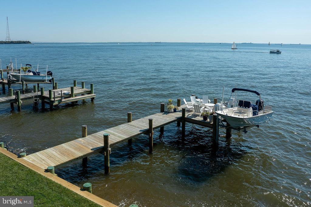 35 Eastern Avenue Annapolis, MD 21403 - Photo 8 of 35 Private Pier w/ Boat Lift