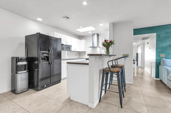 $379,900 | 320 West Laguna Drive, Tempe, AZ 85282