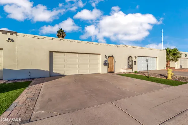 $379,900 | 320 West Laguna Drive, Tempe, AZ 85282