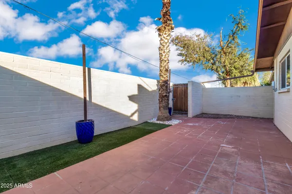 $379,900 | 320 West Laguna Drive, Tempe, AZ 85282