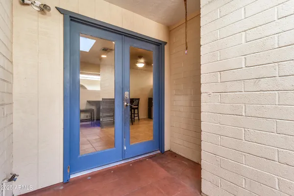 $379,900 | 320 West Laguna Drive, Tempe, AZ 85282