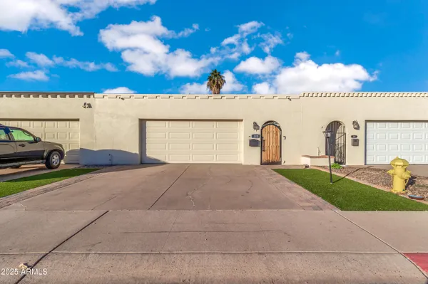 $379,900 | 320 West Laguna Drive, Tempe, AZ 85282