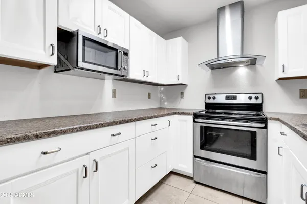 $379,900 | 320 West Laguna Drive, Tempe, AZ 85282