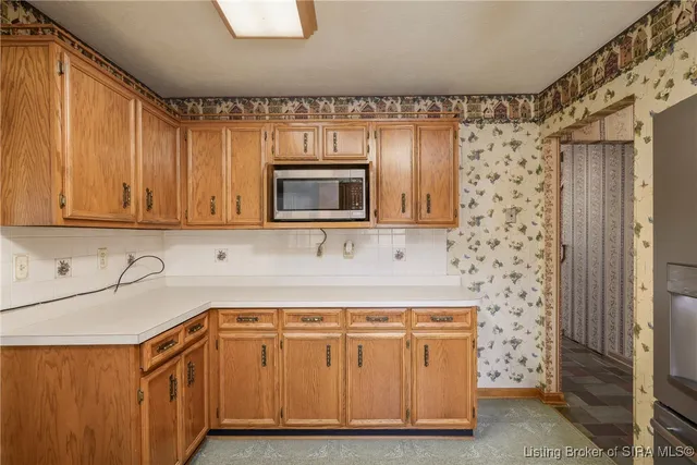 $389,900 | 1525 East Willis Road, New Albany, IN 47150