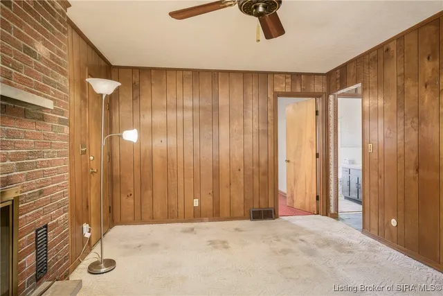 $389,900 | 1525 East Willis Road, New Albany, IN 47150