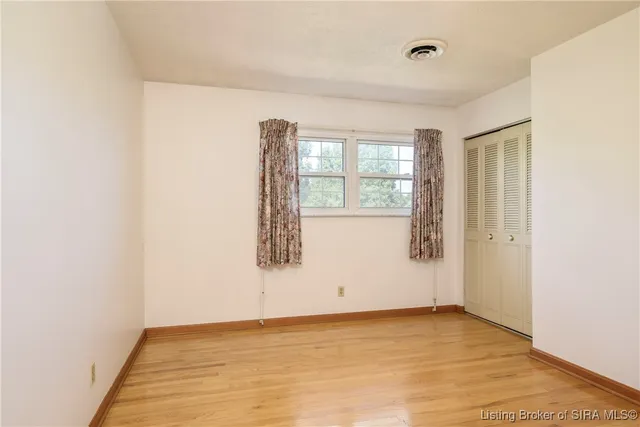 $389,900 | 1525 East Willis Road, New Albany, IN 47150