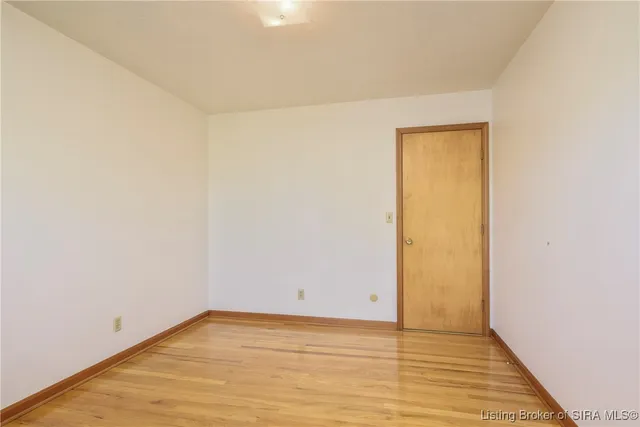 $389,900 | 1525 East Willis Road, New Albany, IN 47150