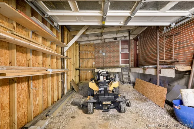 $389,900 | 1525 East Willis Road, New Albany, IN 47150