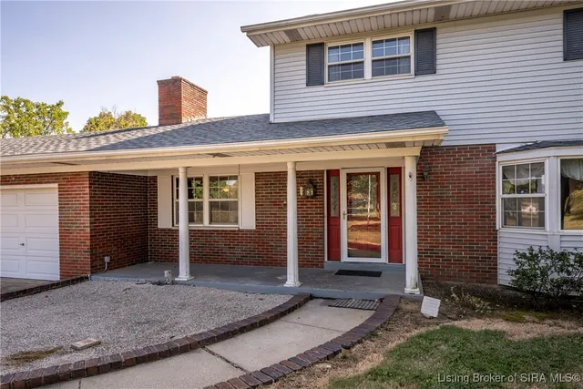 $389,900 | 1525 East Willis Road, New Albany, IN 47150