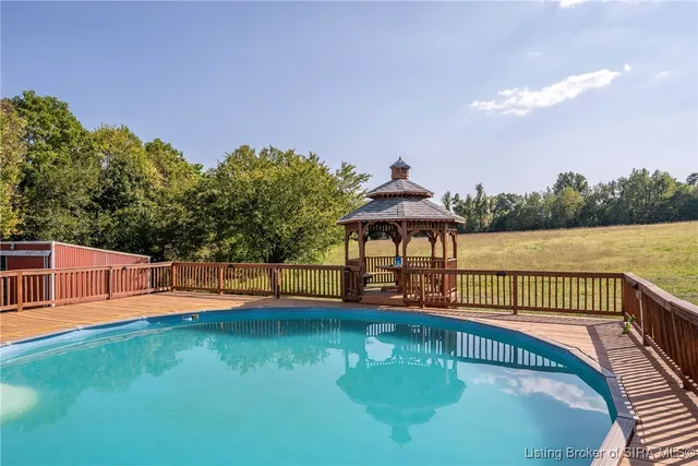 $389,900 | 1525 East Willis Road, New Albany, IN 47150