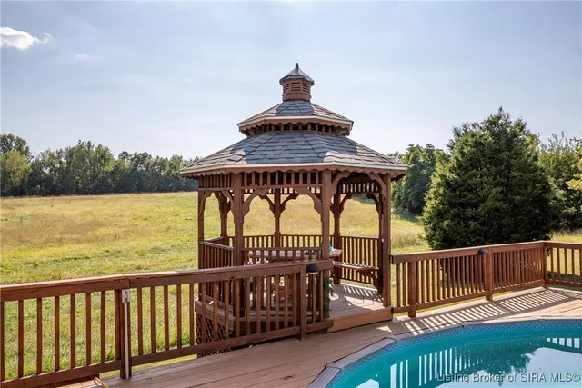 $389,900 | 1525 East Willis Road, New Albany, IN 47150