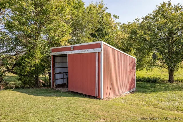 $389,900 | 1525 East Willis Road, New Albany, IN 47150