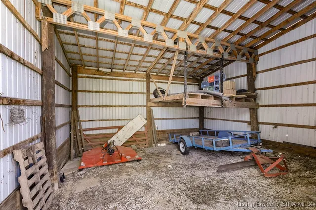 $389,900 | 1525 East Willis Road, New Albany, IN 47150