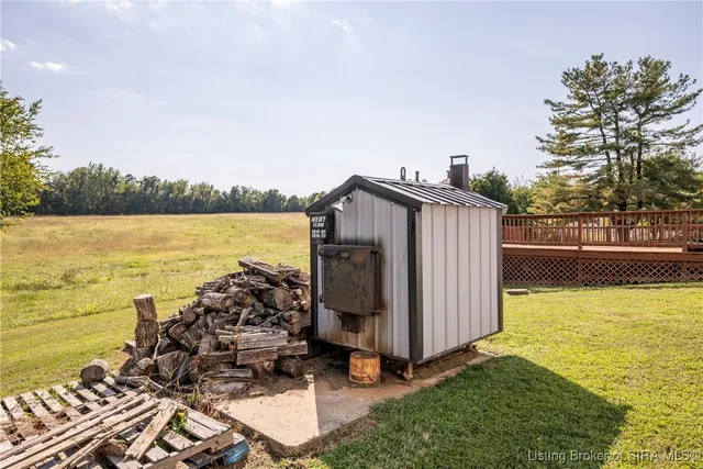 $389,900 | 1525 East Willis Road, New Albany, IN 47150