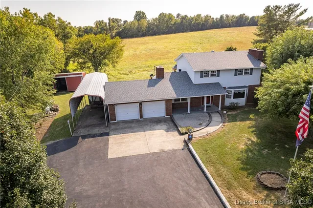 $389,900 | 1525 East Willis Road, New Albany, IN 47150