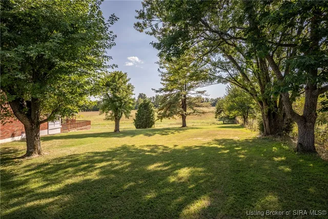 $389,900 | 1525 East Willis Road, New Albany, IN 47150