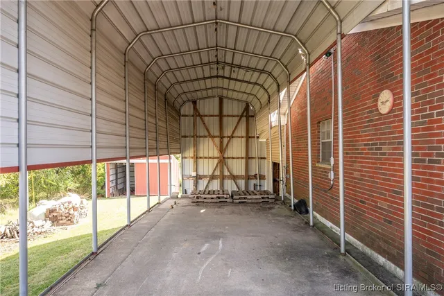 $389,900 | 1525 East Willis Road, New Albany, IN 47150