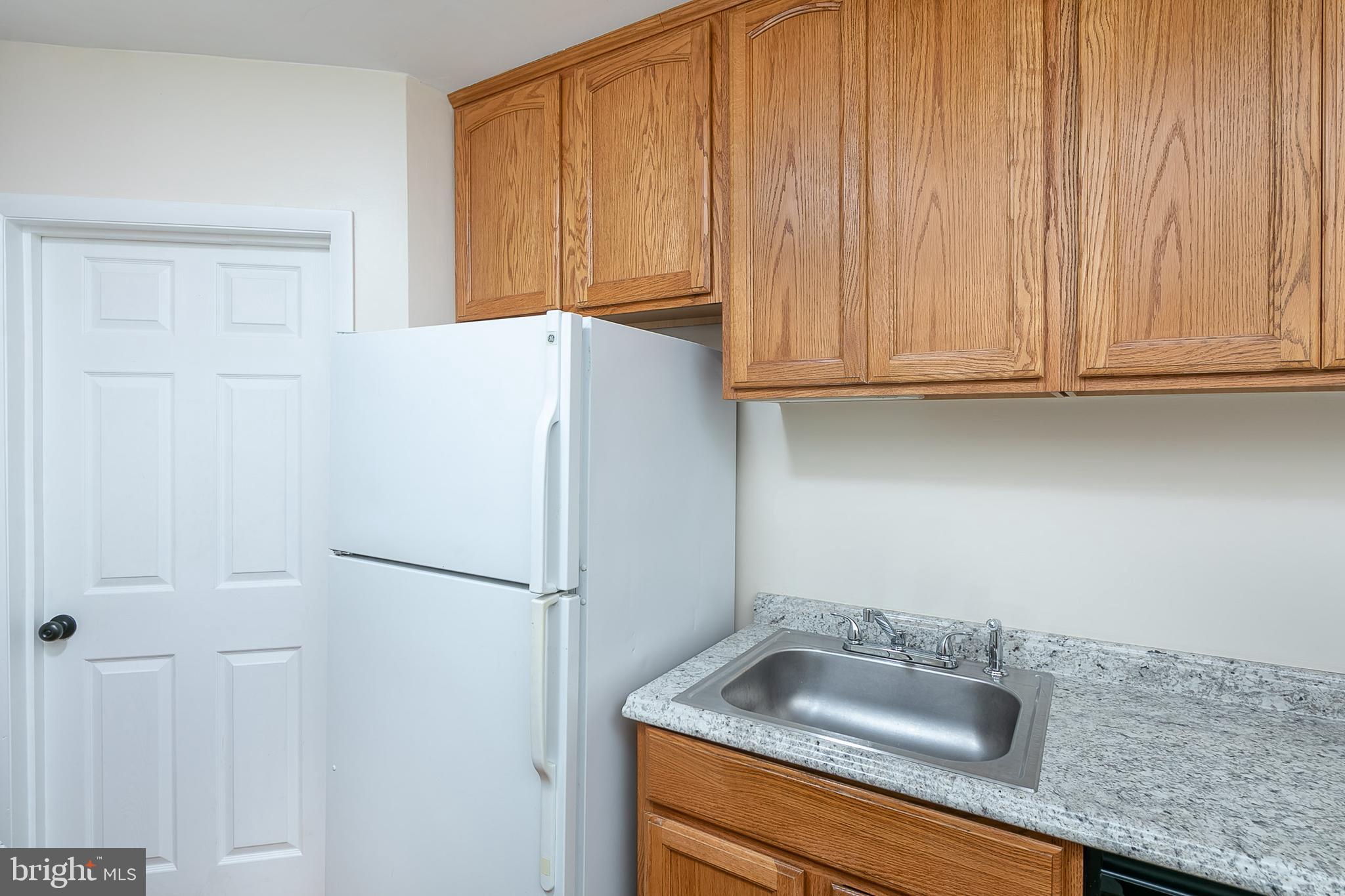 1727 Red Oak Road Baltimore, MD 21234 - Photo 13 of 32 Kitchen