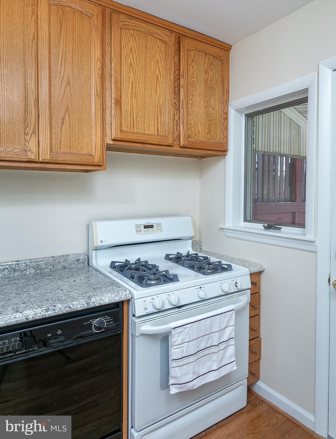 1727 Red Oak Road Baltimore, MD 21234 - Photo 14 of 32 Kitchen