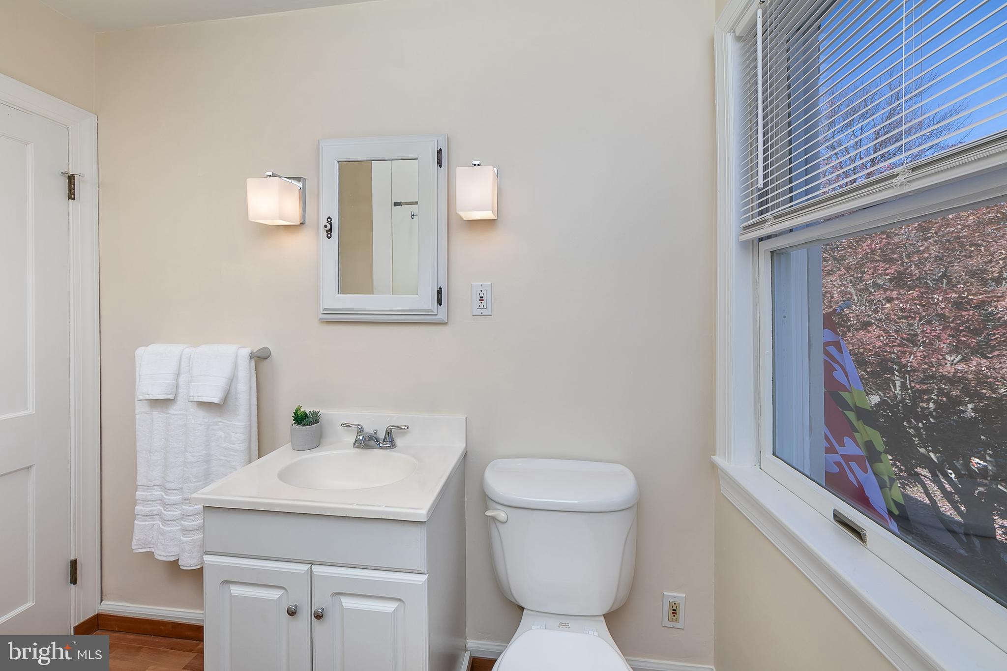 1727 Red Oak Road Baltimore, MD 21234 - Photo 20 of 32 Full Bathroom