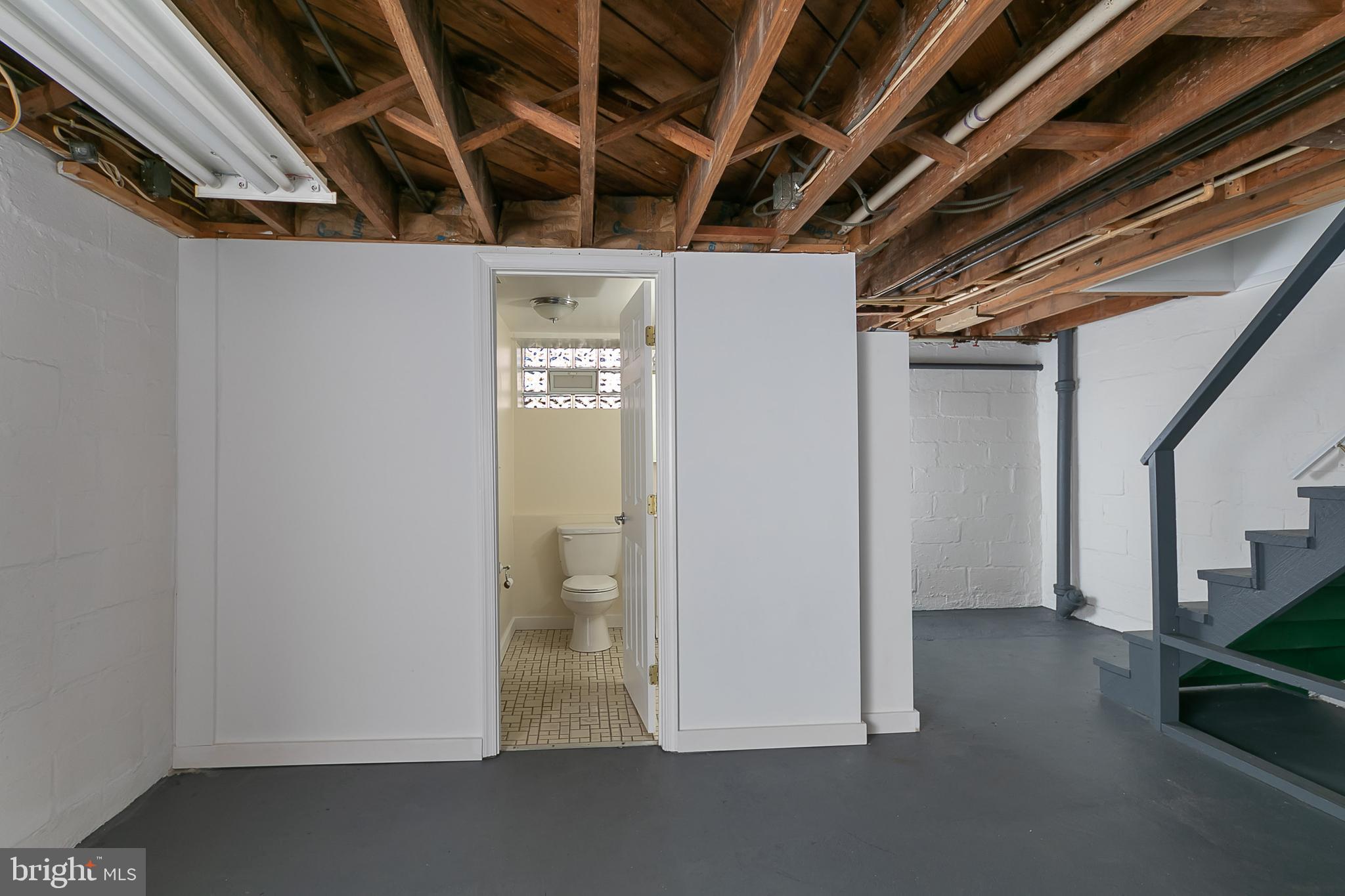 1727 Red Oak Road Baltimore, MD 21234 - Photo 28 of 32 Full Bathroom 2