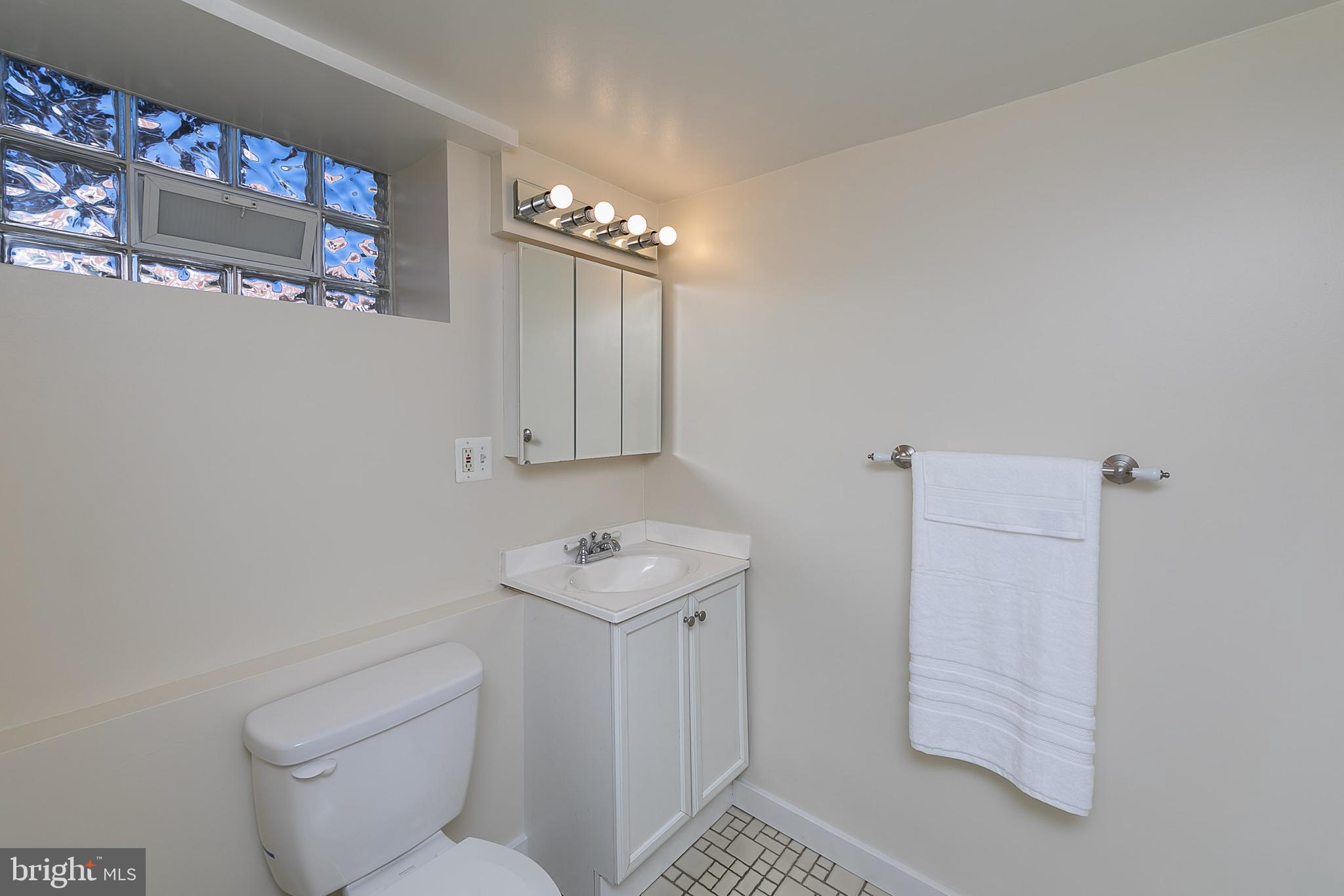 1727 Red Oak Road Baltimore, MD 21234 - Photo 30 of 32 Full Bathroom 2