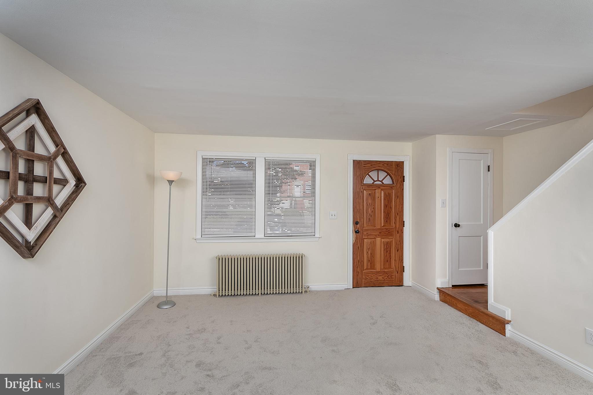 1727 Red Oak Road Baltimore, MD 21234 - Photo 6 of 32 Living Room