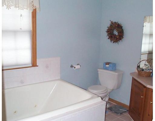 4 Country Lake Road Methuen, MA 01844 - Photo 12 of 18 Gallery Image 12