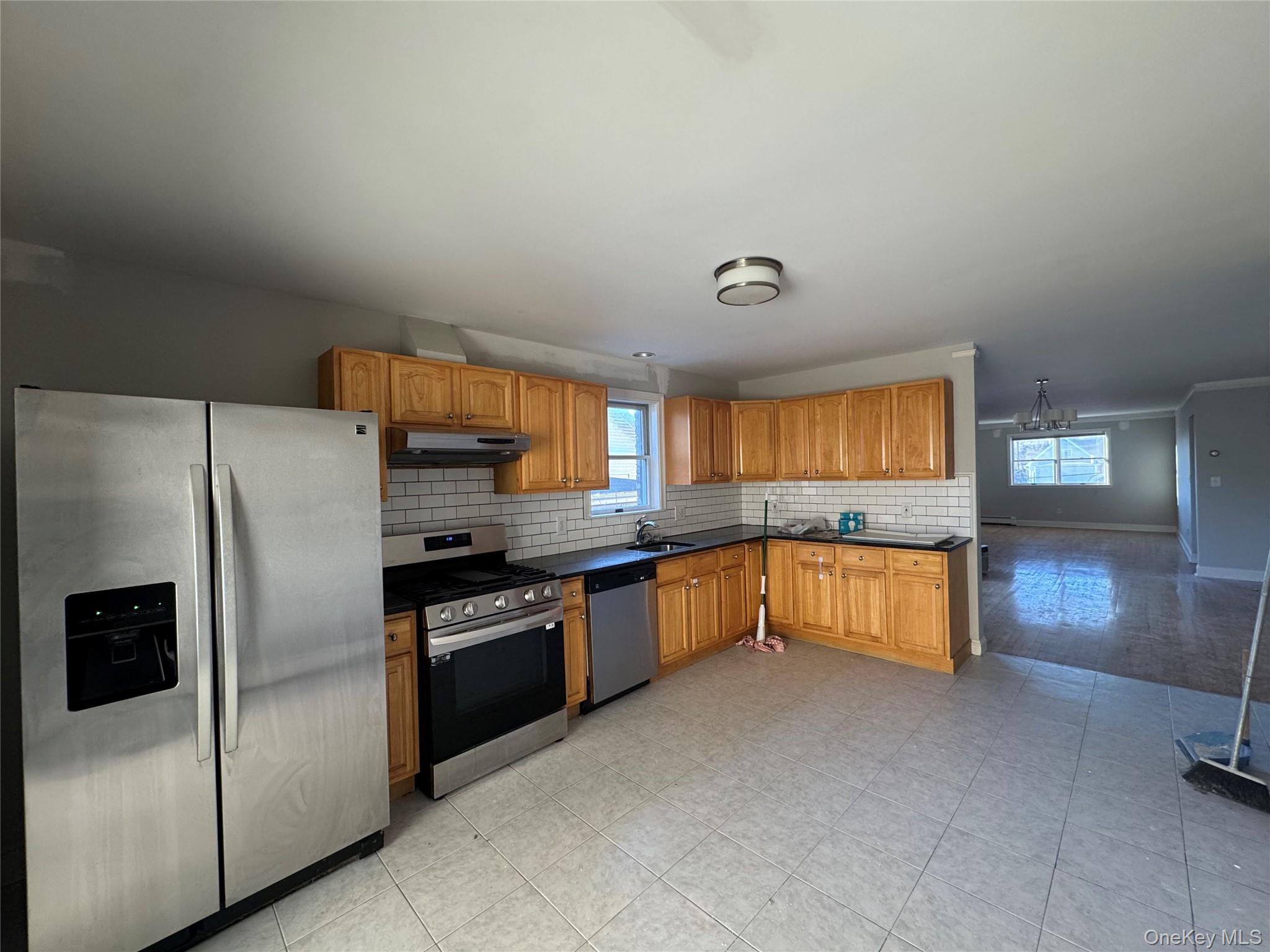 1112 Mile Square Road Yonkers, NY 10704 - Photo 5 of 10