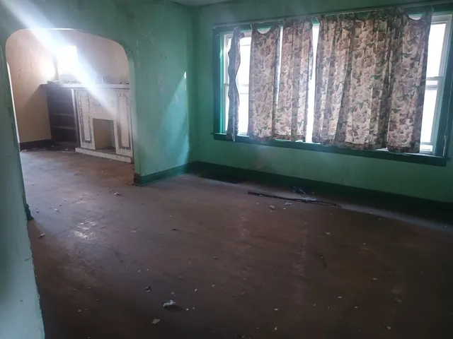 $89,500 | 13910 South Edbrooke Avenue, Riverdale, IL 60827