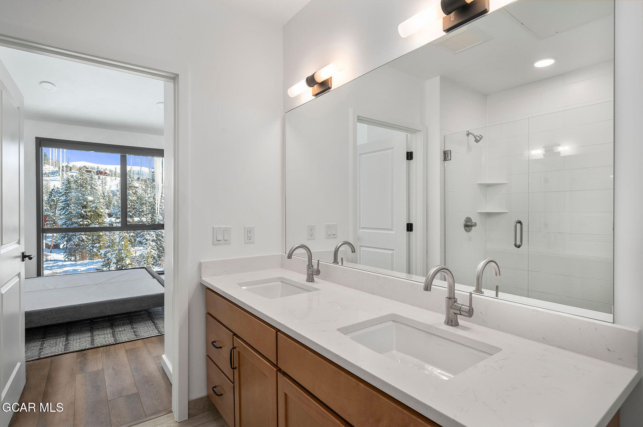 720 Baker Drive, Unit 410 Winter Park, CO 80482 - Photo 16 of 37 Primary suite bath