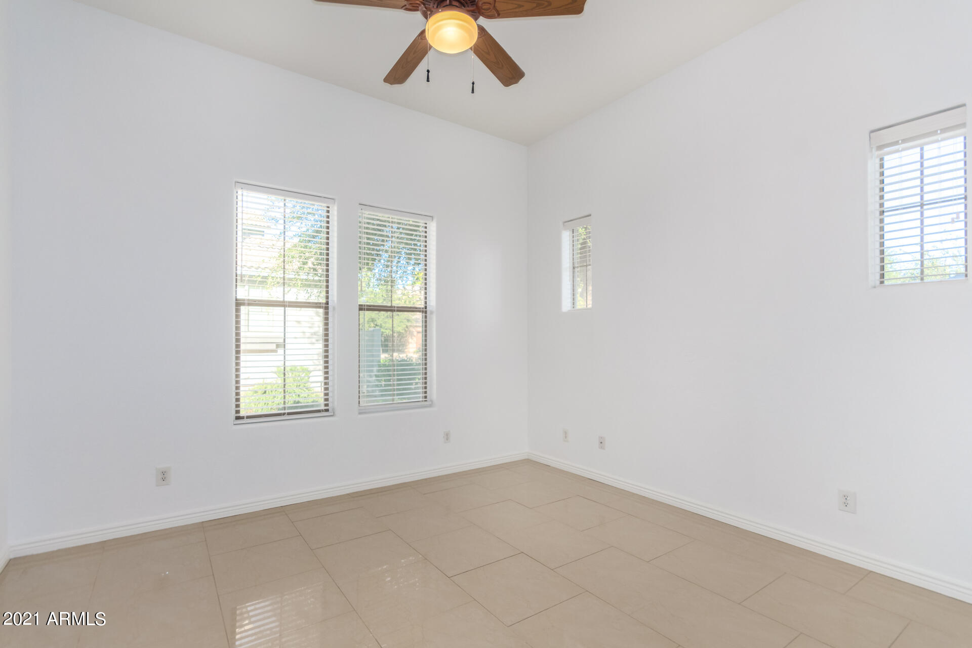 1920 East Del Rio Street Gilbert, AZ 85295 - Photo 5 of 29 05-Del Rio