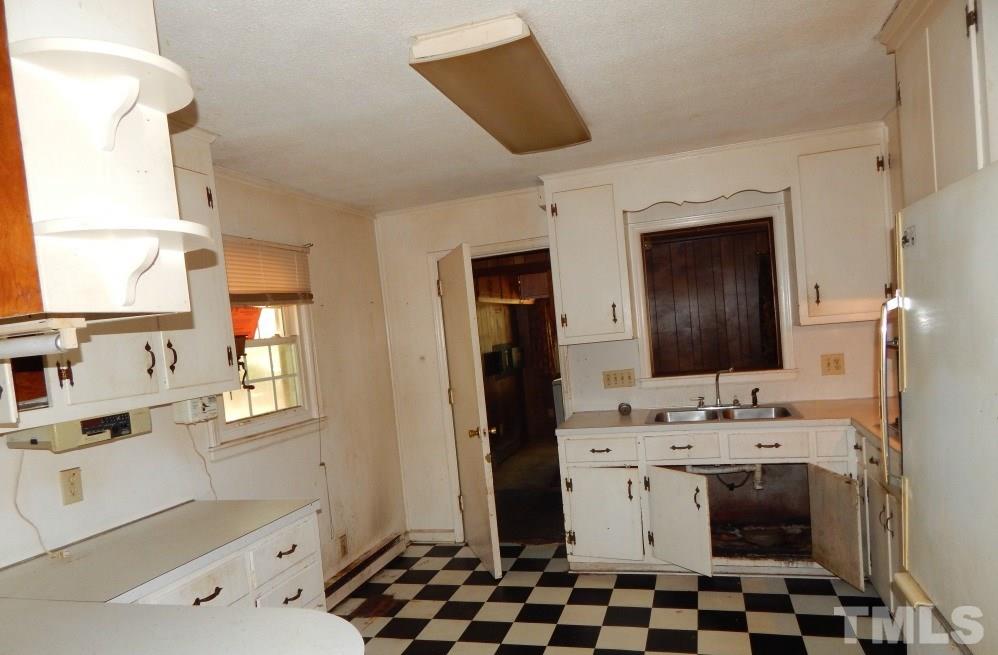 305 Chandler Road Durham, NC 27703 - Photo 3 of 11 Gallery Image 3