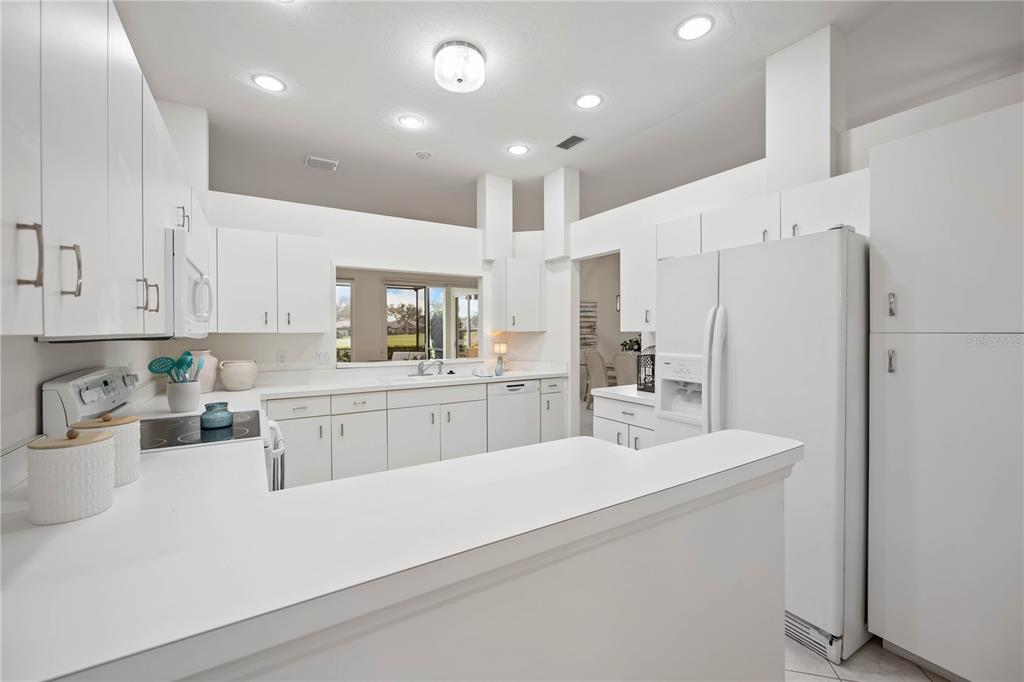 547 Fallbrook Drive Venice, FL 34292 - Photo 11 of 79