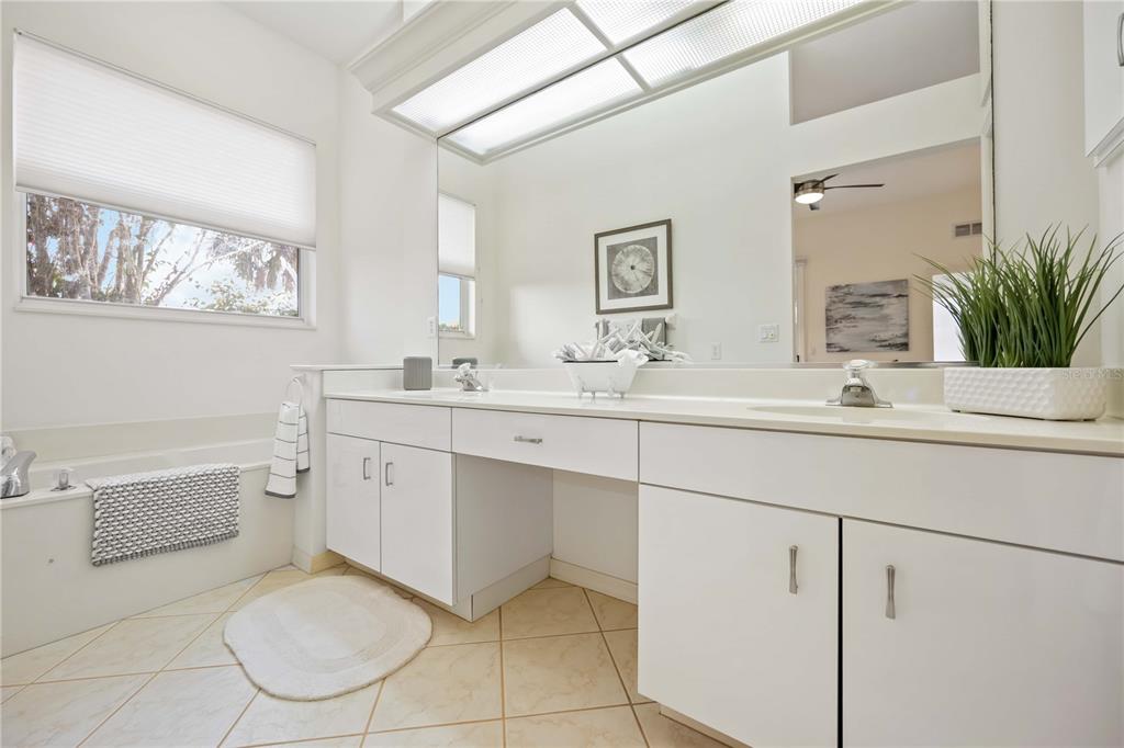 547 Fallbrook Drive Venice, FL 34292 - Photo 29 of 79