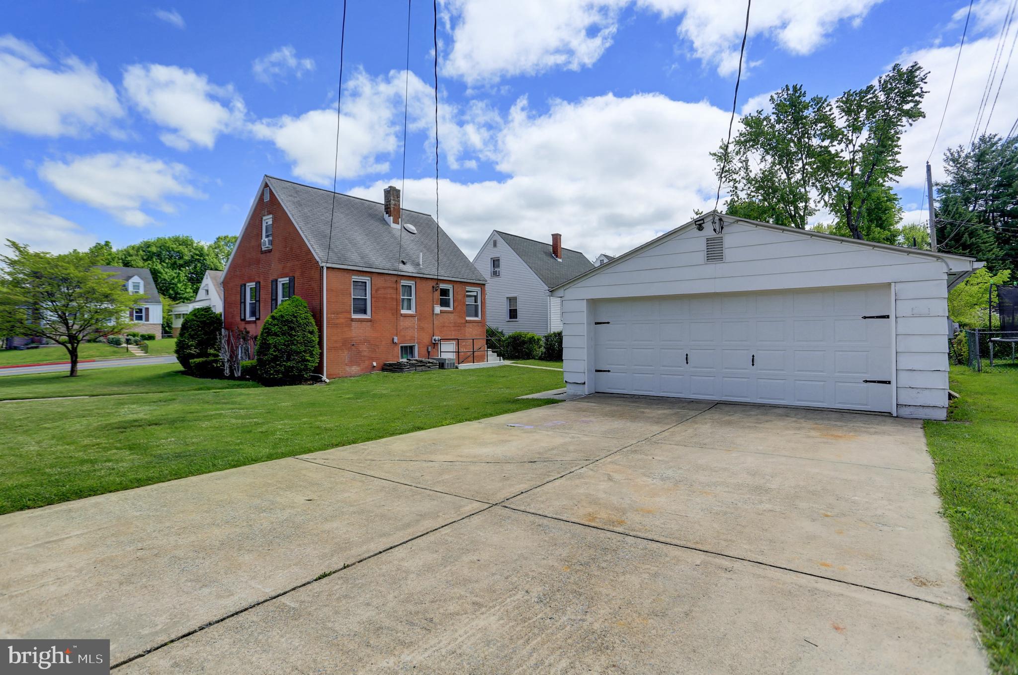 1057 Fairview Road Hagerstown, MD 21742 - Photo 3 of 32 Detached oversized two car garage!