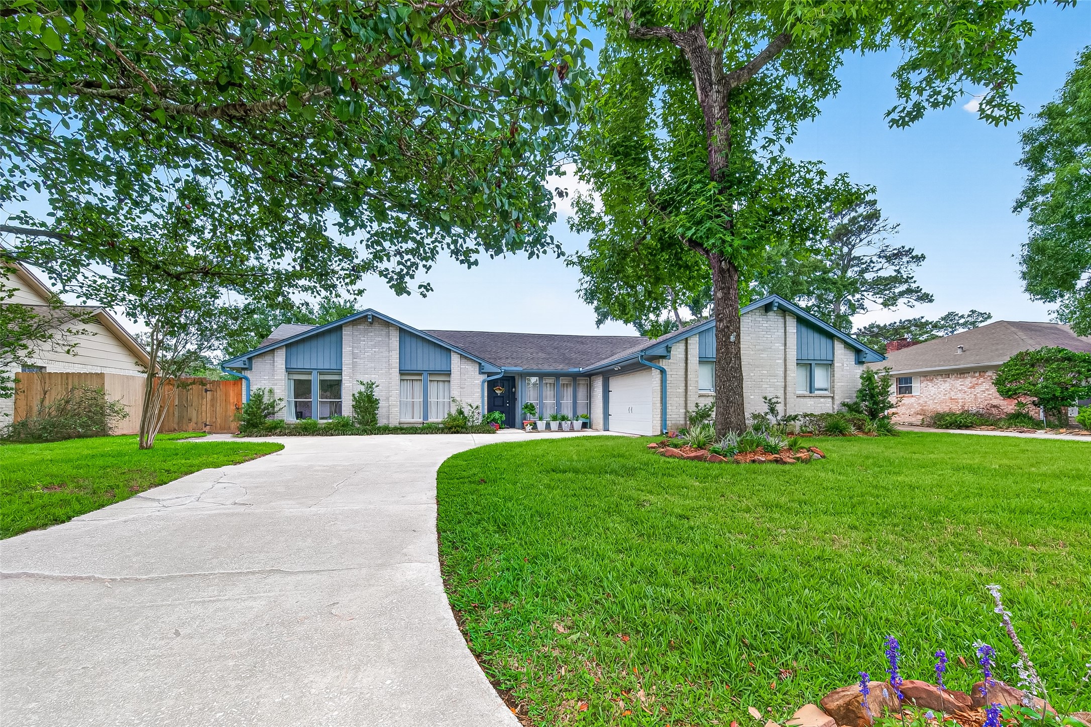 17611 Sorrell Ridge Drive Spring, TX 77388 - Photo 3 of 50 a front view of a house with a yard