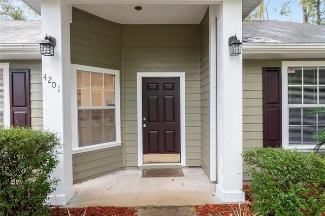 a view of entrance front of the house
