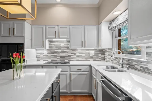 $369,000 | 5344 Panda Lane, Memphis, TN 38120