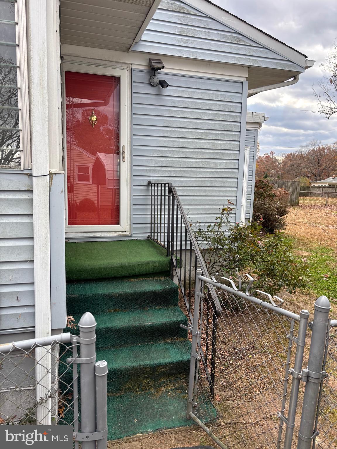 41 Pendleton Road Fredericksburg, VA 22405 - Photo 19 of 20 Side Entrance