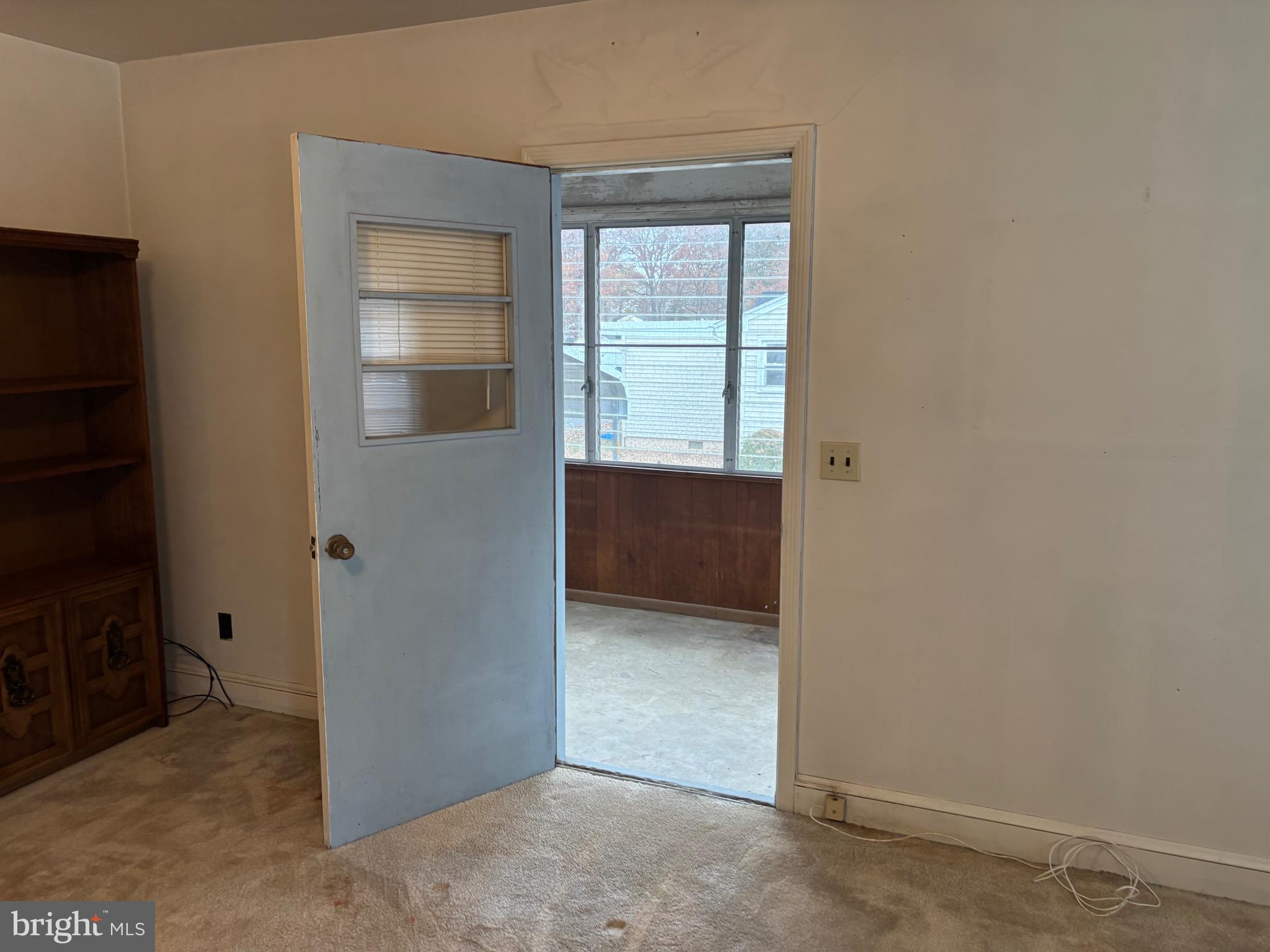 41 Pendleton Road Fredericksburg, VA 22405 - Photo 9 of 20 Living Room , entrance to enclosed porch