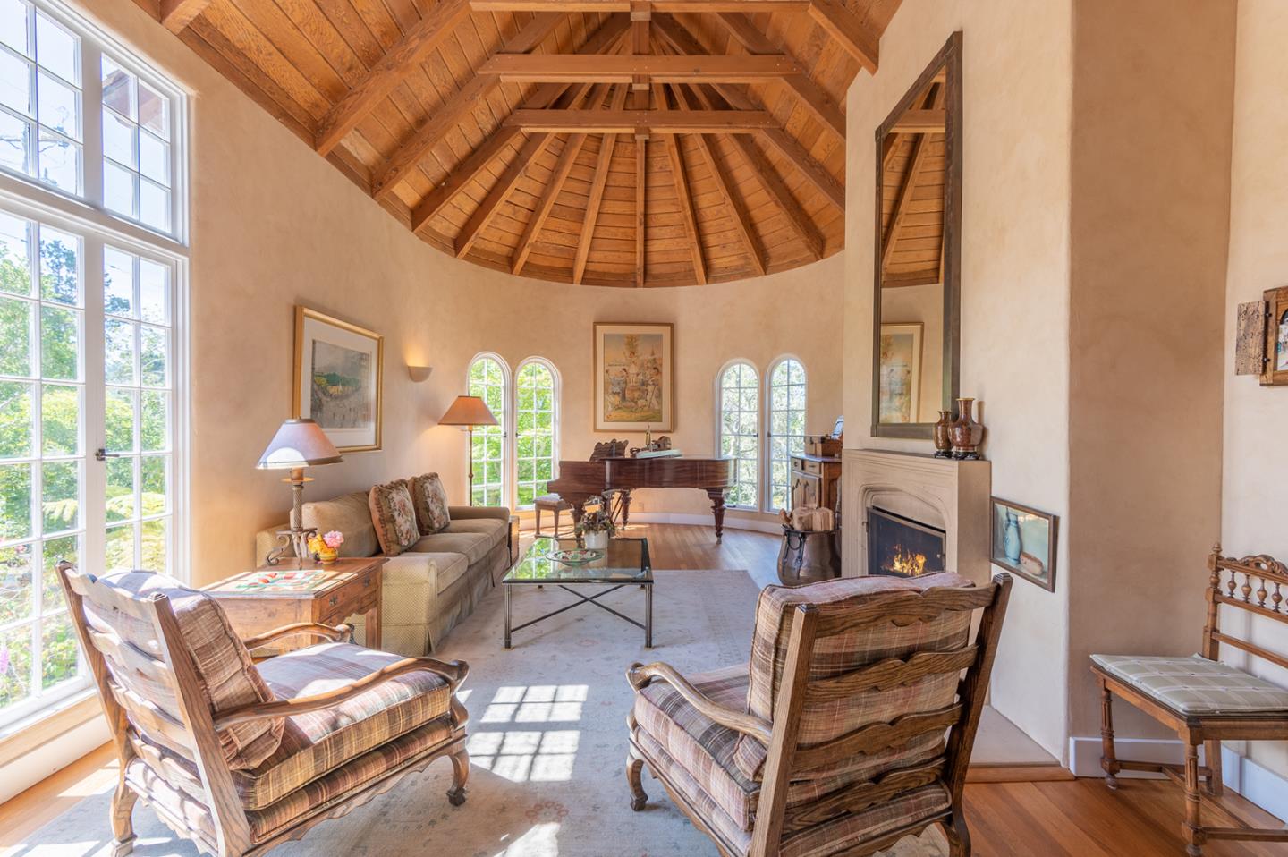 25570 Hatton Road Carmel, CA 93923 - Photo 4 of 32 Gallery Image 4