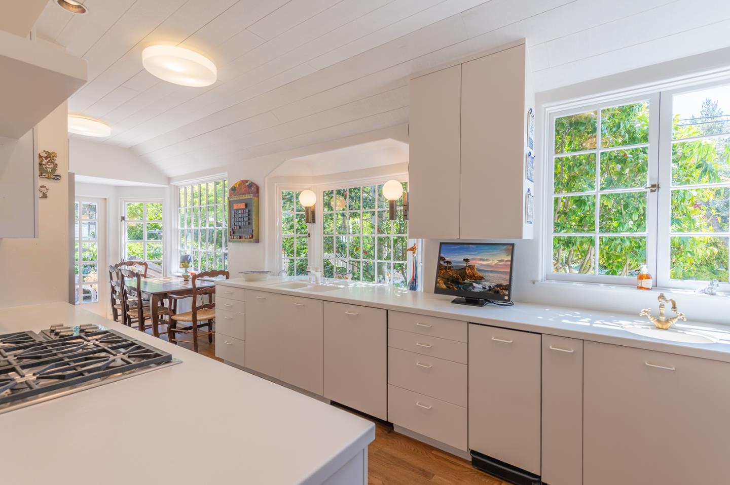 25570 Hatton Road Carmel, CA 93923 - Photo 10 of 32 Gallery Image 10