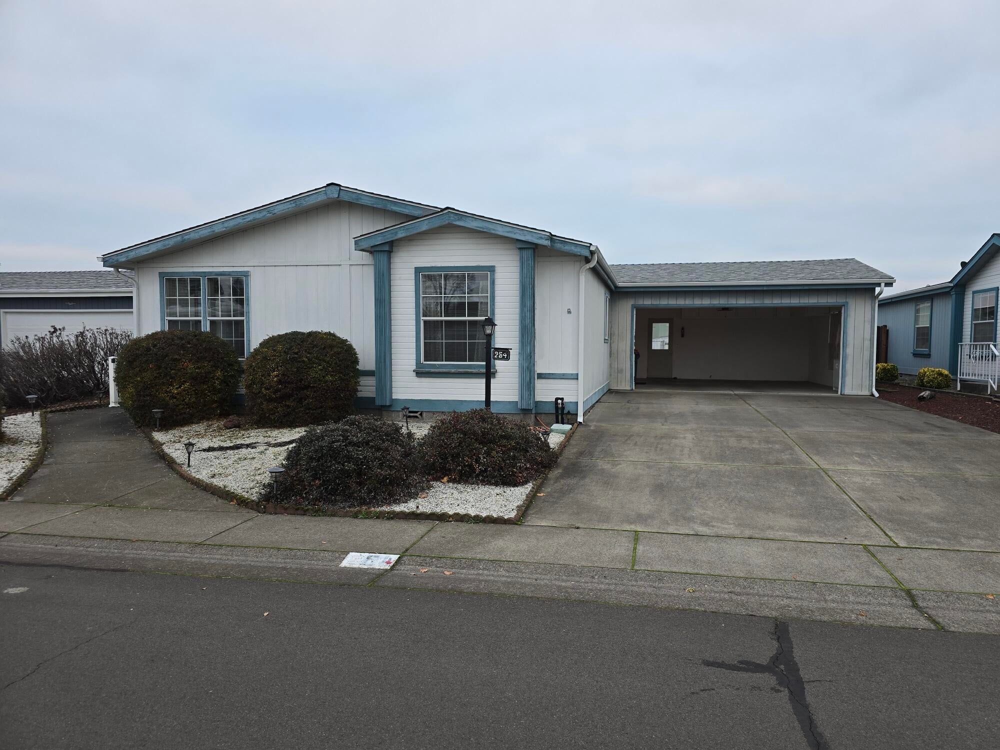 555 Freeman Road, Unit 254 Central Point, OR 97502 - Photo 19 of 19 f6b7b08a-af87-4267-bad1-8e30419f71c7