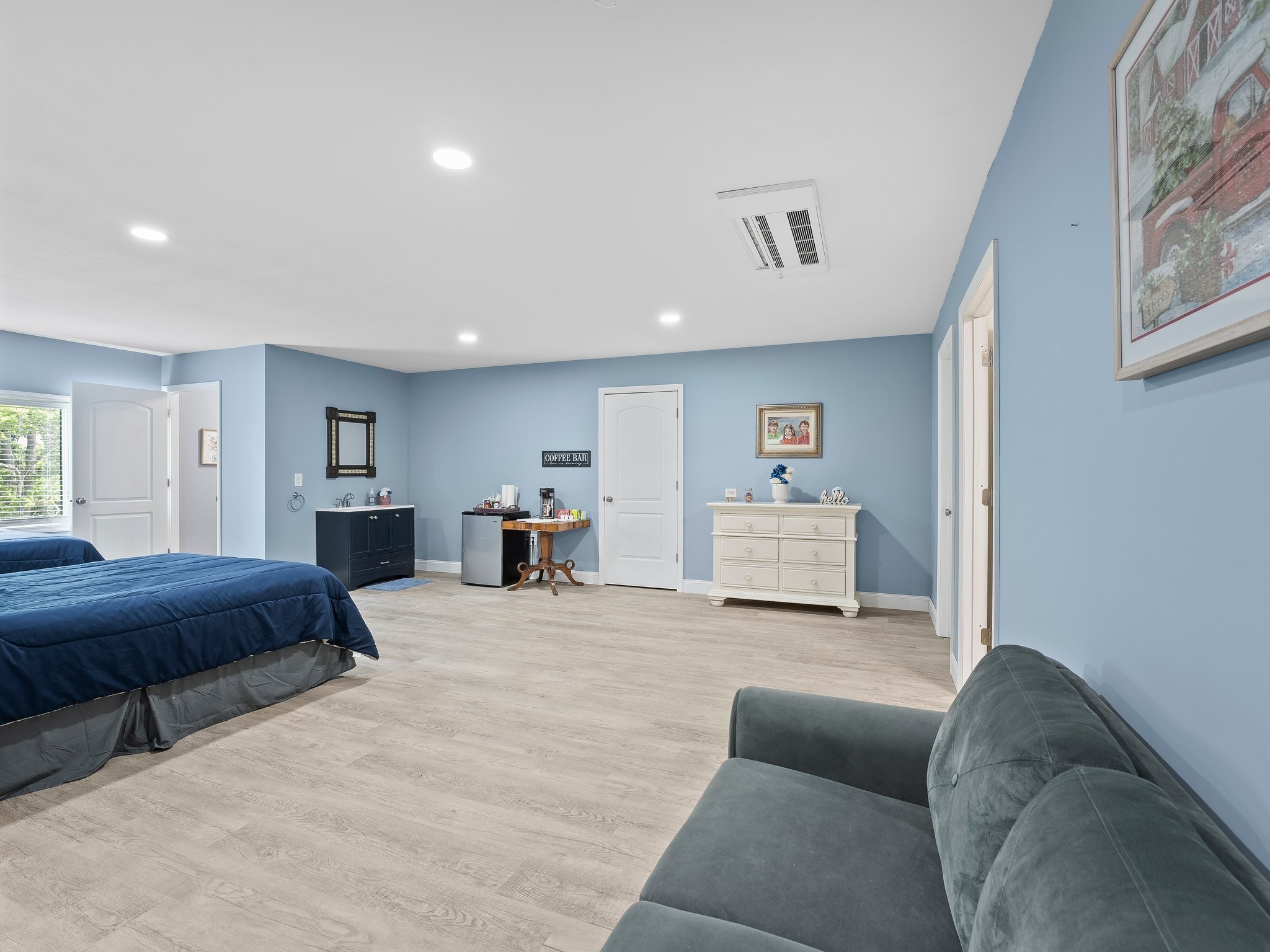 757 Thompson Creek Road Wartrace, TN 37183 - Photo 33 of 42 a bedroom with furniture and a couch